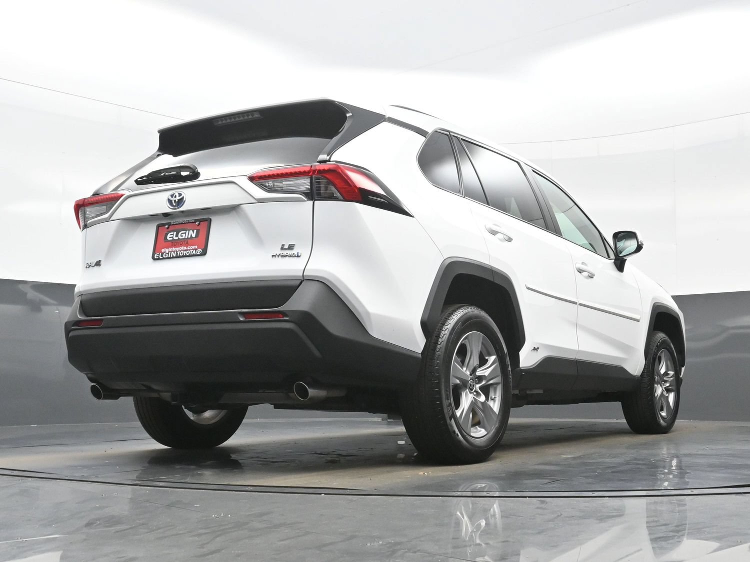 Used 2024 Toyota RAV4 LE AWD/4WD image 29