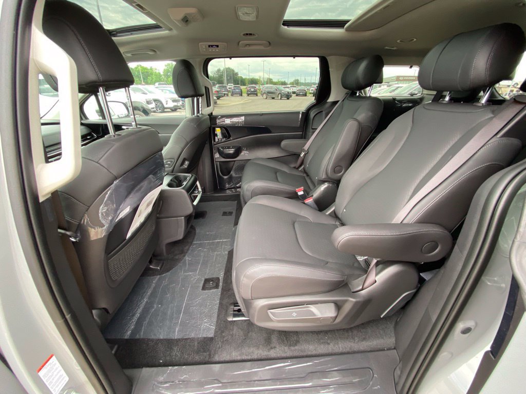 New 2026 Kia Carnival SX Prestige FWD image 22