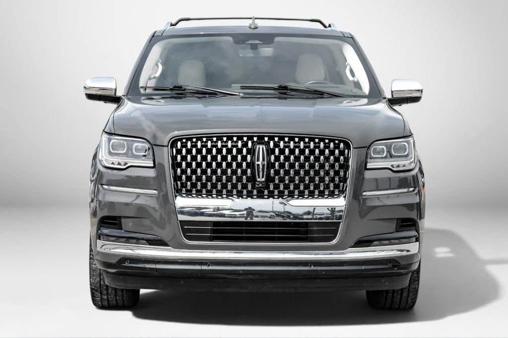 Used 2023 Lincoln Navigator Black Label AWD/4WD image 3