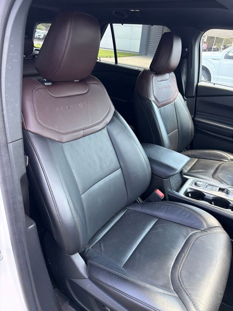 Used 2022 Ford Explorer Platinum w/ Equipment Group 601A AWD/4WD image 6