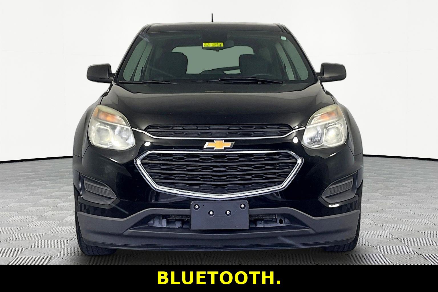 Used 2017 Chevrolet Equinox LS image 2