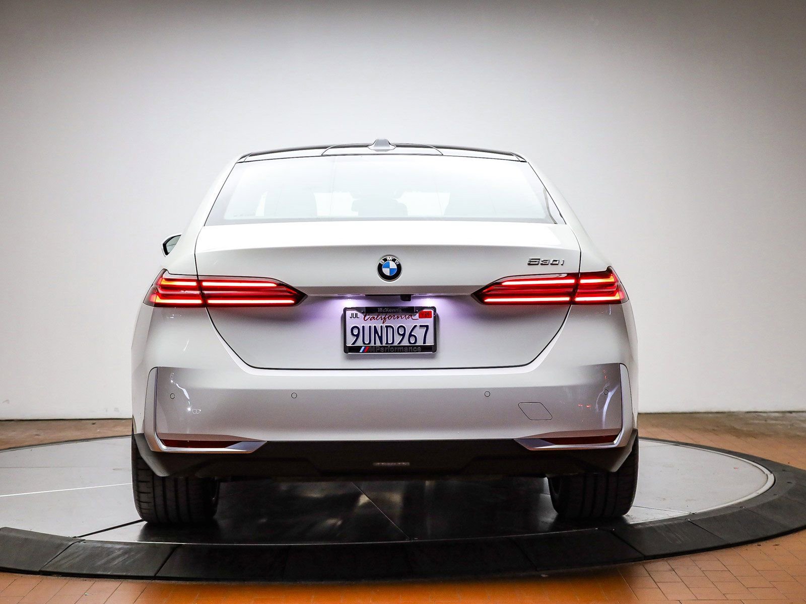 Used 2025 BMW 530i image 8