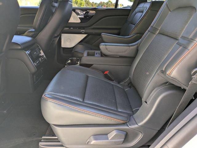 New 2025 Lincoln Aviator Black Label AWD/4WD image 11