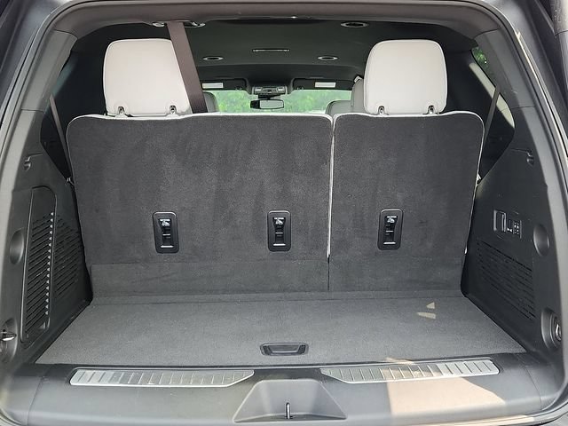 Used 2025 Chevrolet Tahoe Premier AWD/4WD image 25