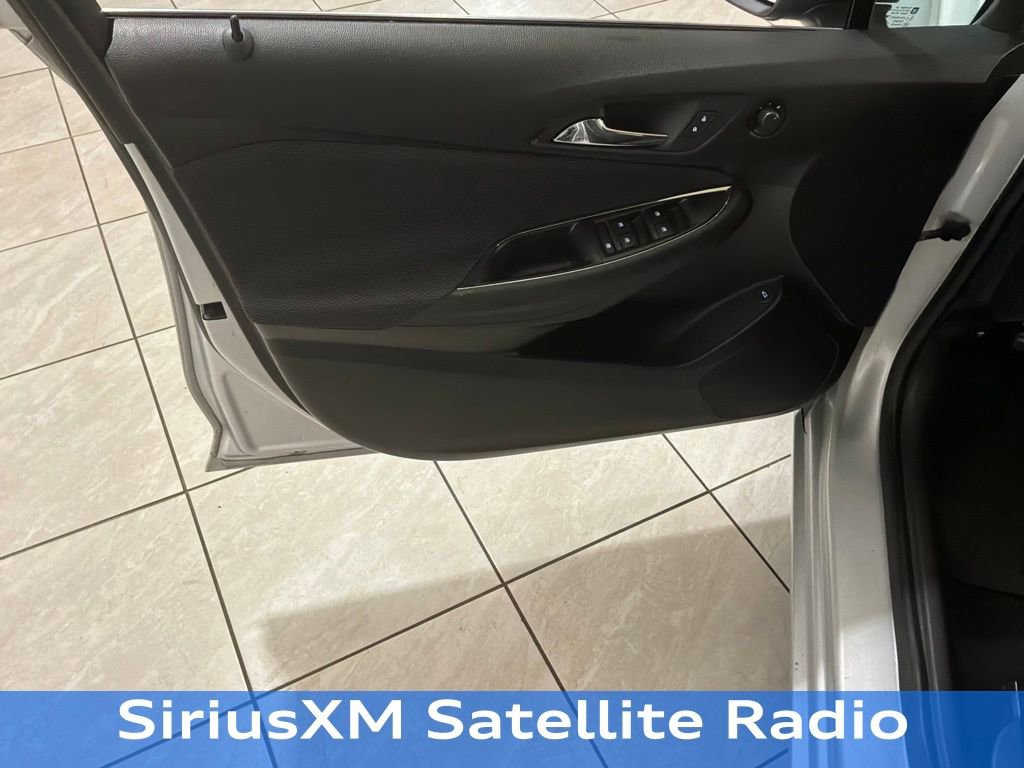 Used 2017 Chevrolet Cruze LT image 4