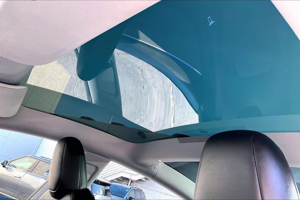 Used 2024 Tesla Model 3 Standard Range RWD image 12