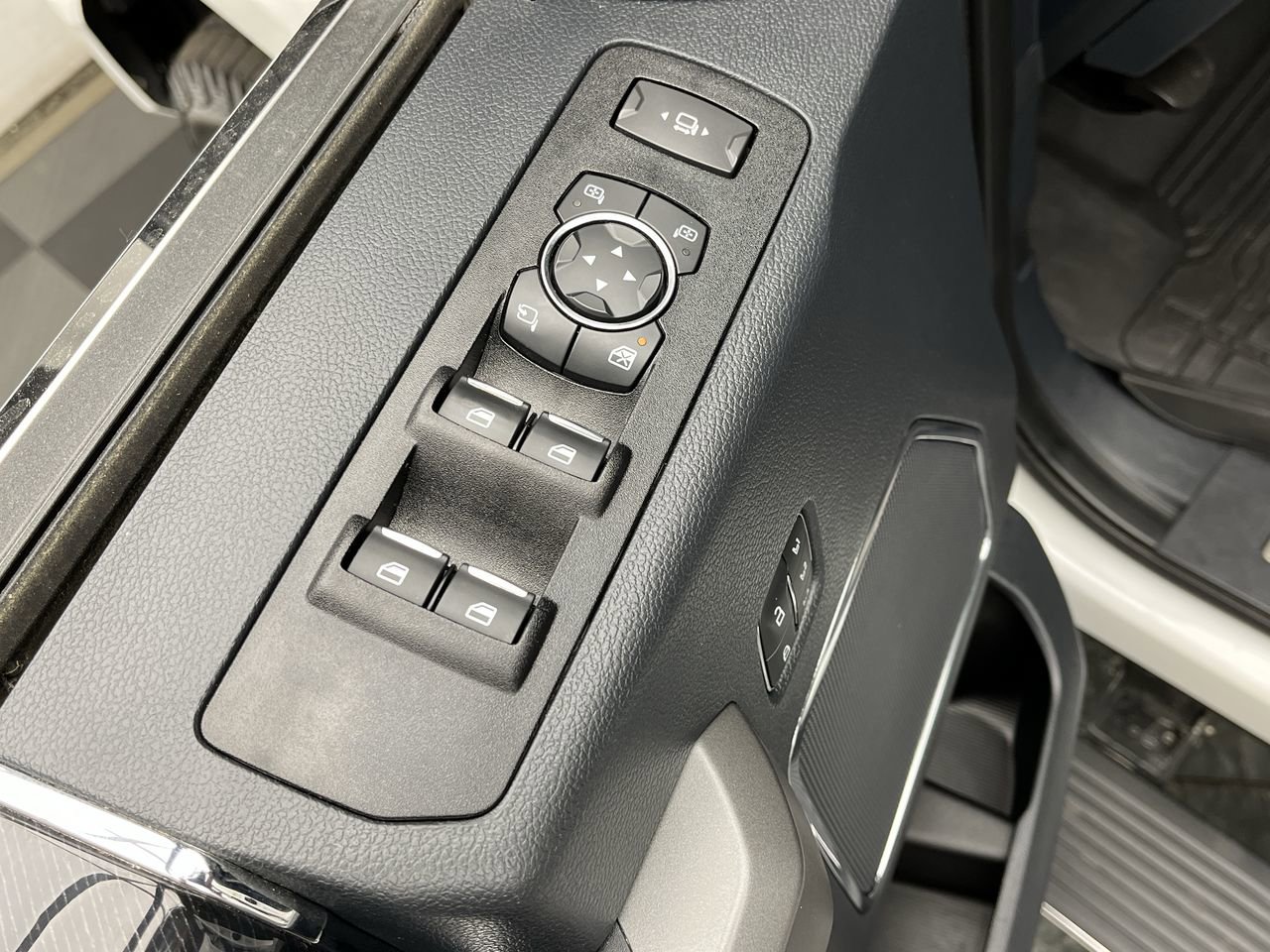 Used 2022 Ford F250 Platinum AWD/4WD image 11