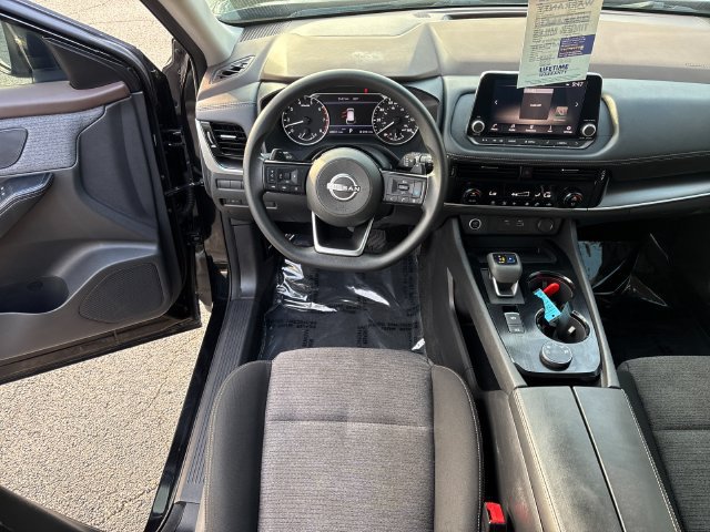 Used 2022 Nissan Rogue SV AWD/4WD image 16