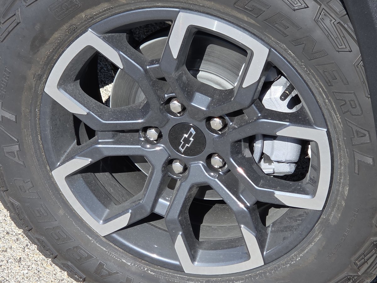 New 2027 Chevrolet Equinox ACTIV AWD/4WD image 16