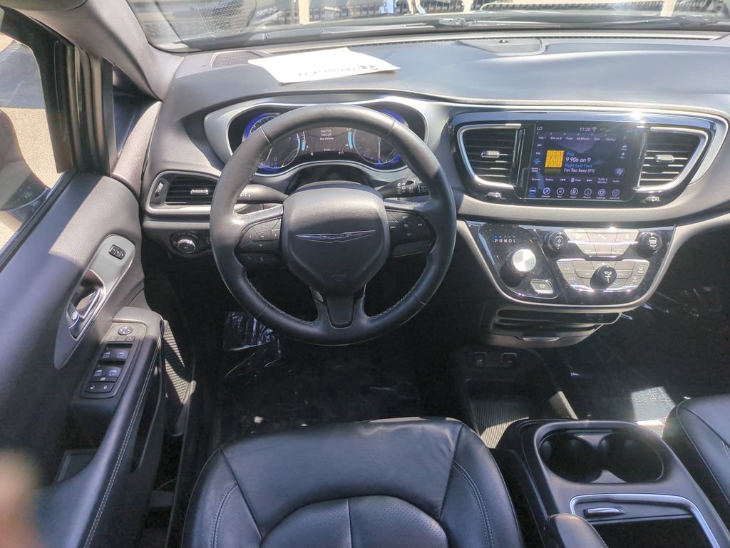 Used 2020 Chrysler Pacifica Touring-L Plus FWD image 18