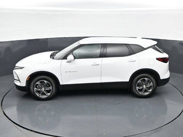 Used 2025 Chevrolet Blazer LT FWD image 35