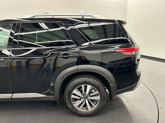 Certified 2024 Nissan Pathfinder SL image 17