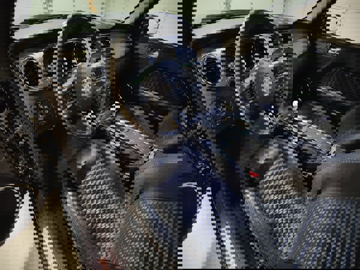 Used 2011 Ford Mustang Shelby GT500 w/ SVT Performance Pkg image 23