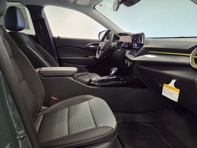 New 2026 Chevrolet Trax LT w/ Driver Confidence Package image 17