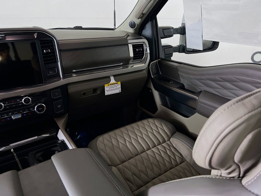 New 2026 Ford F350 Platinum w/ Platinum Plus Package AWD/4WD image 28