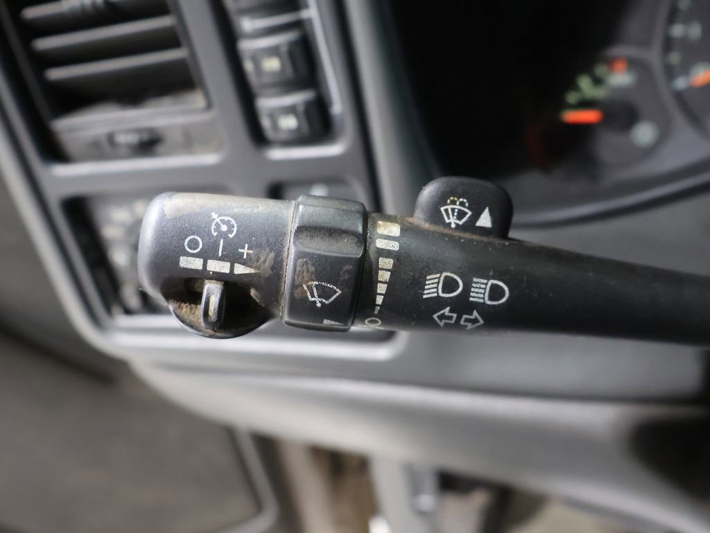 Used 2004 Chevrolet Silverado 3500 4x4 Extended Cab w/ Heavy-Duty Power Package image 29