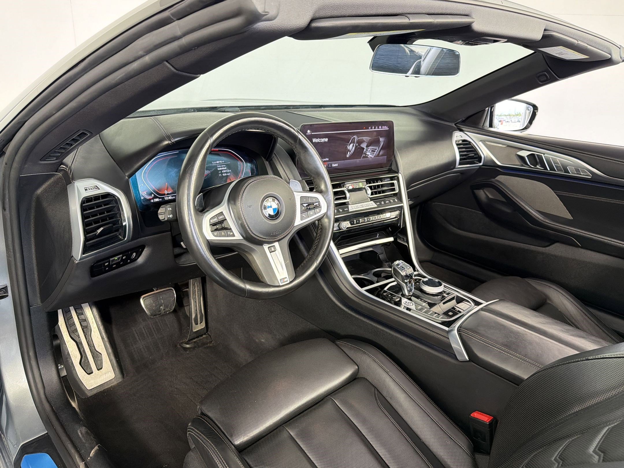 Used 2023 BMW 840i Convertible w/ Comfort Seating Package image 4
