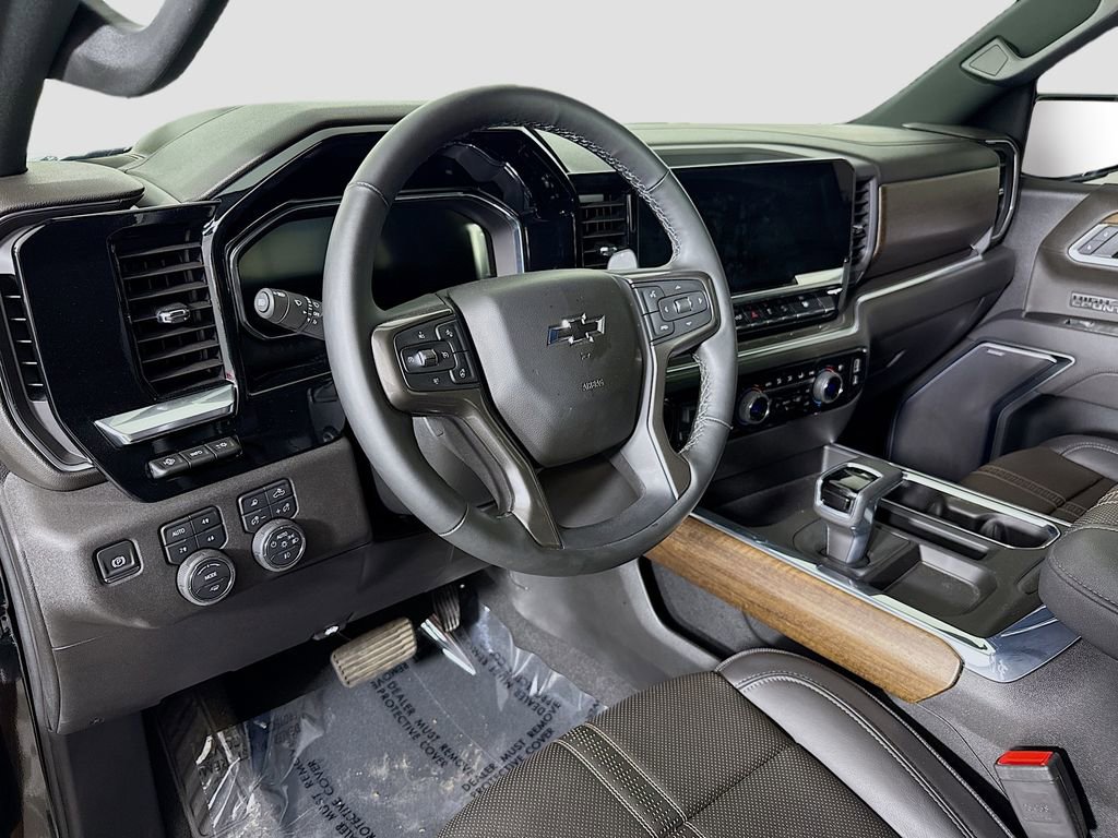 Used 2026 Chevrolet Silverado 1500 High Country w/ Midnight Edition AWD/4WD image 9