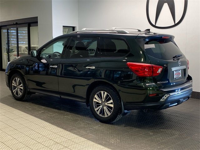 Used 2020 Nissan Pathfinder SV image 4