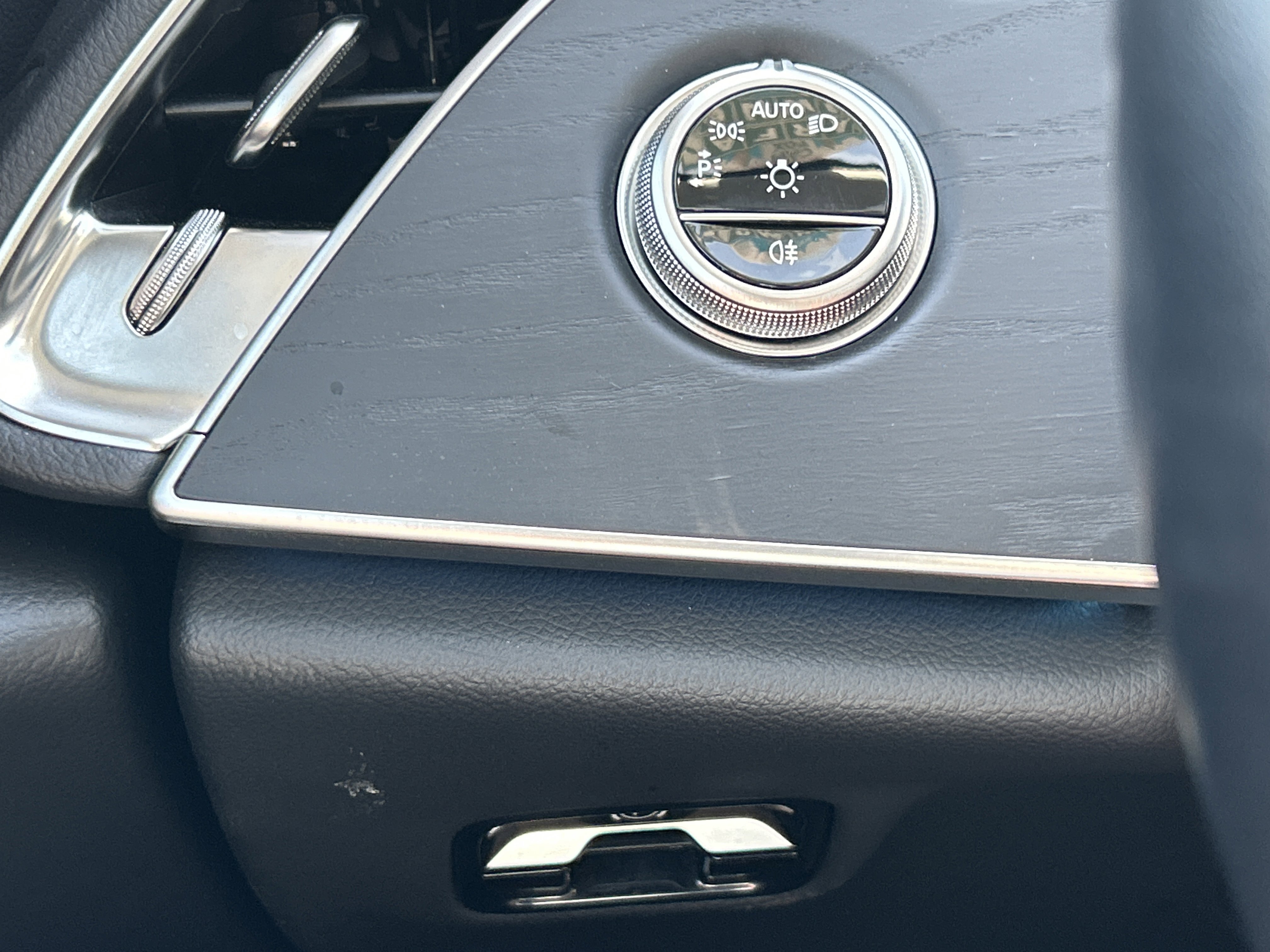 Certified 2025 Mercedes-Benz E 350 Sedan w/ Winter Package image 25