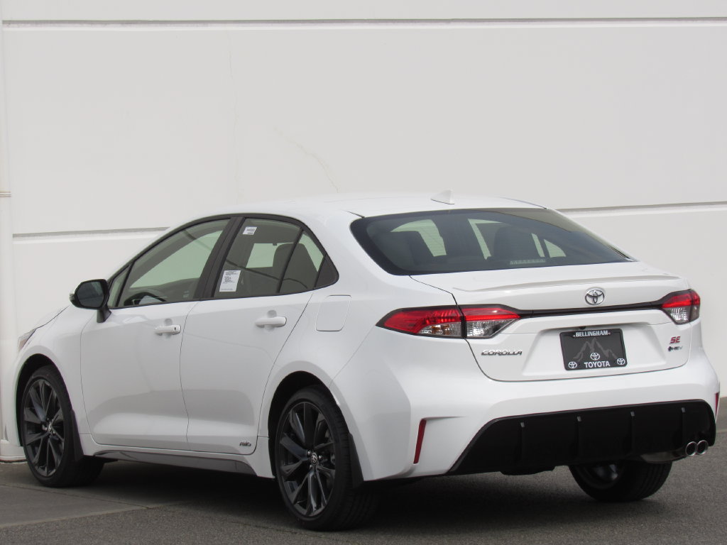 New 2026 Toyota Corolla SE w/ SE Premium Package AWD/4WD image 5