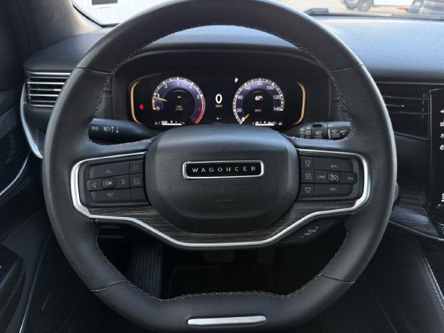 Used 2024 Jeep Wagoneer L Series II AWD/4WD image 13