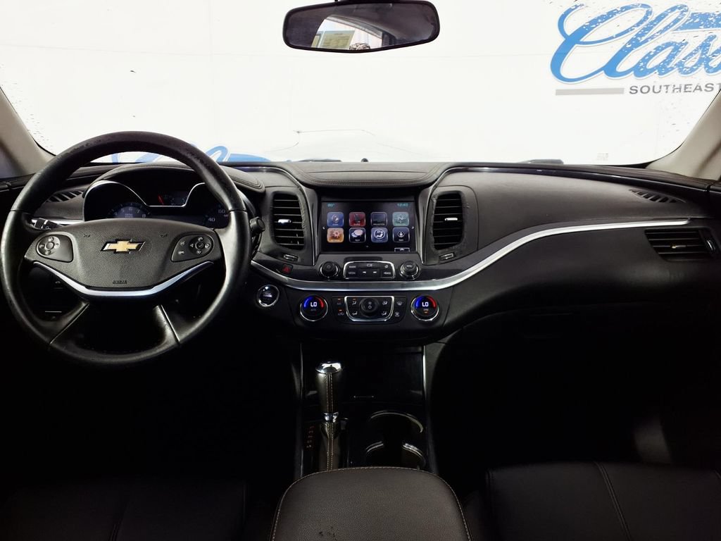 Used 2018 Chevrolet Impala LT FWD image 15