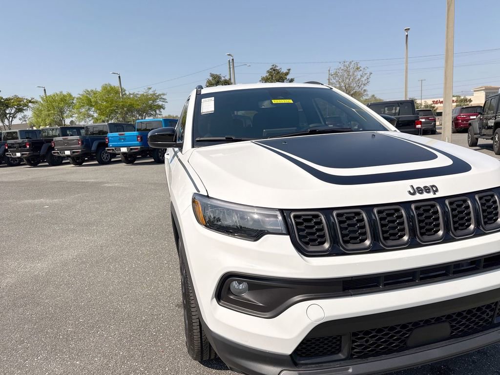 New 2026 Jeep Compass Latitude image 9