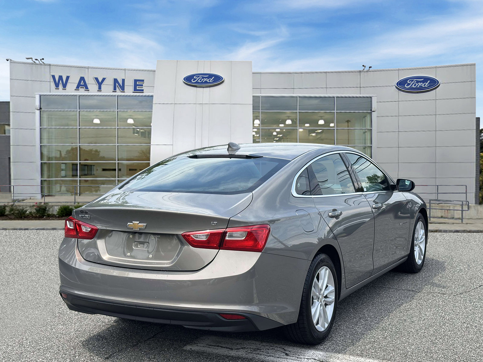 Used 2017 Chevrolet Malibu LT FWD image 5