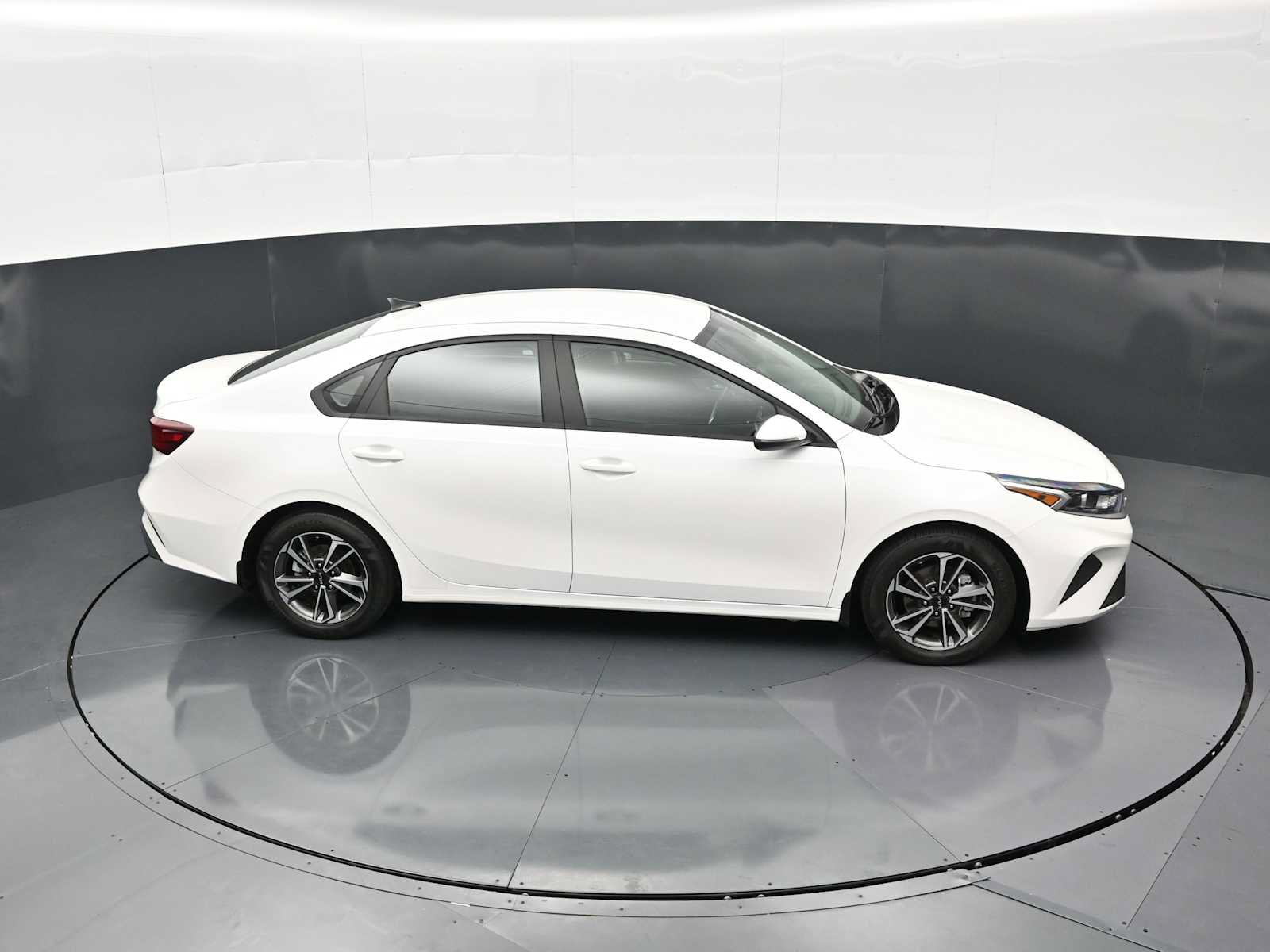 Used 2024 Kia Forte LXS w/ LXS Technology Package FWD image 25