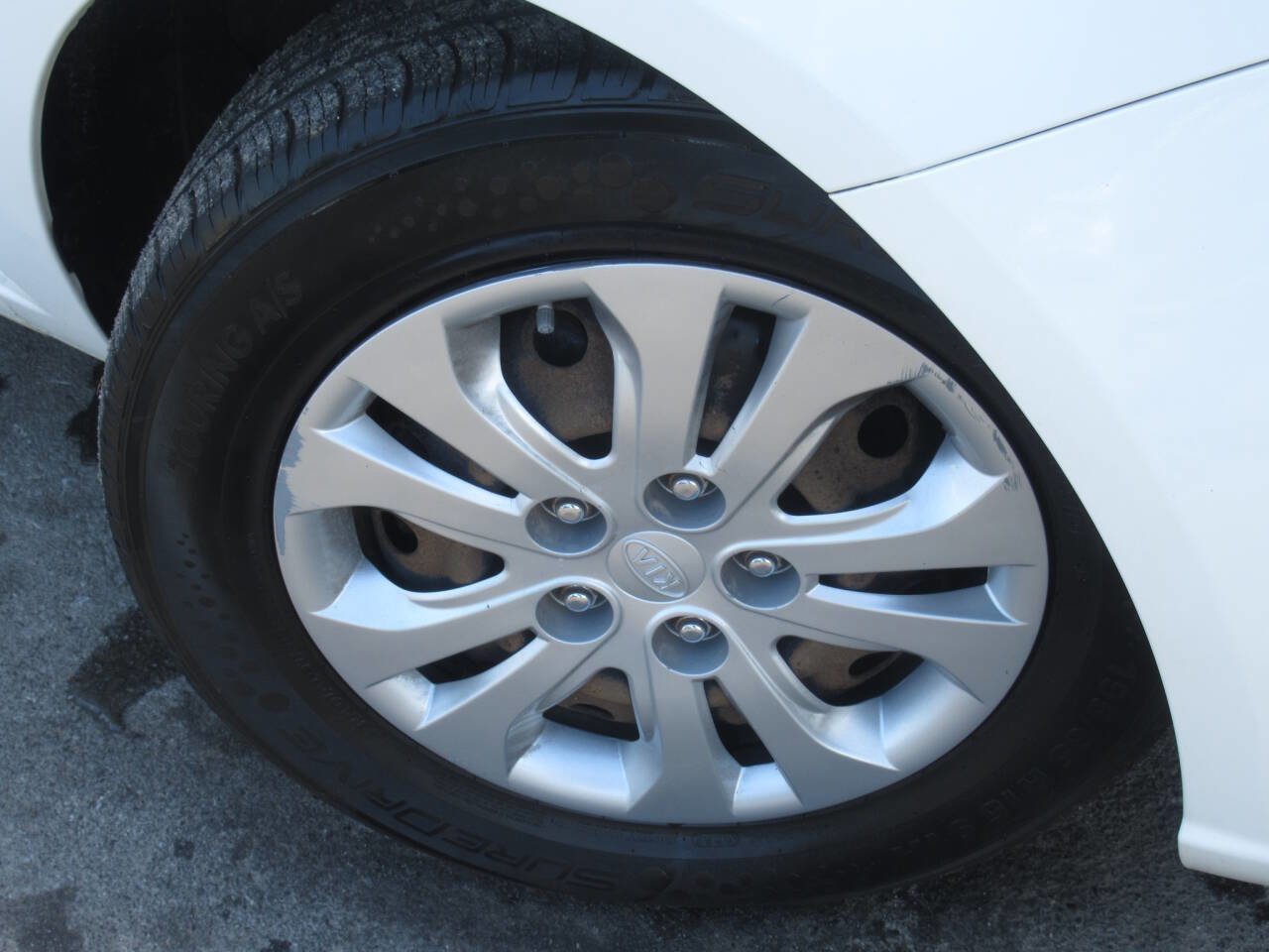 Used 2013 Kia Forte EX FWD image 4