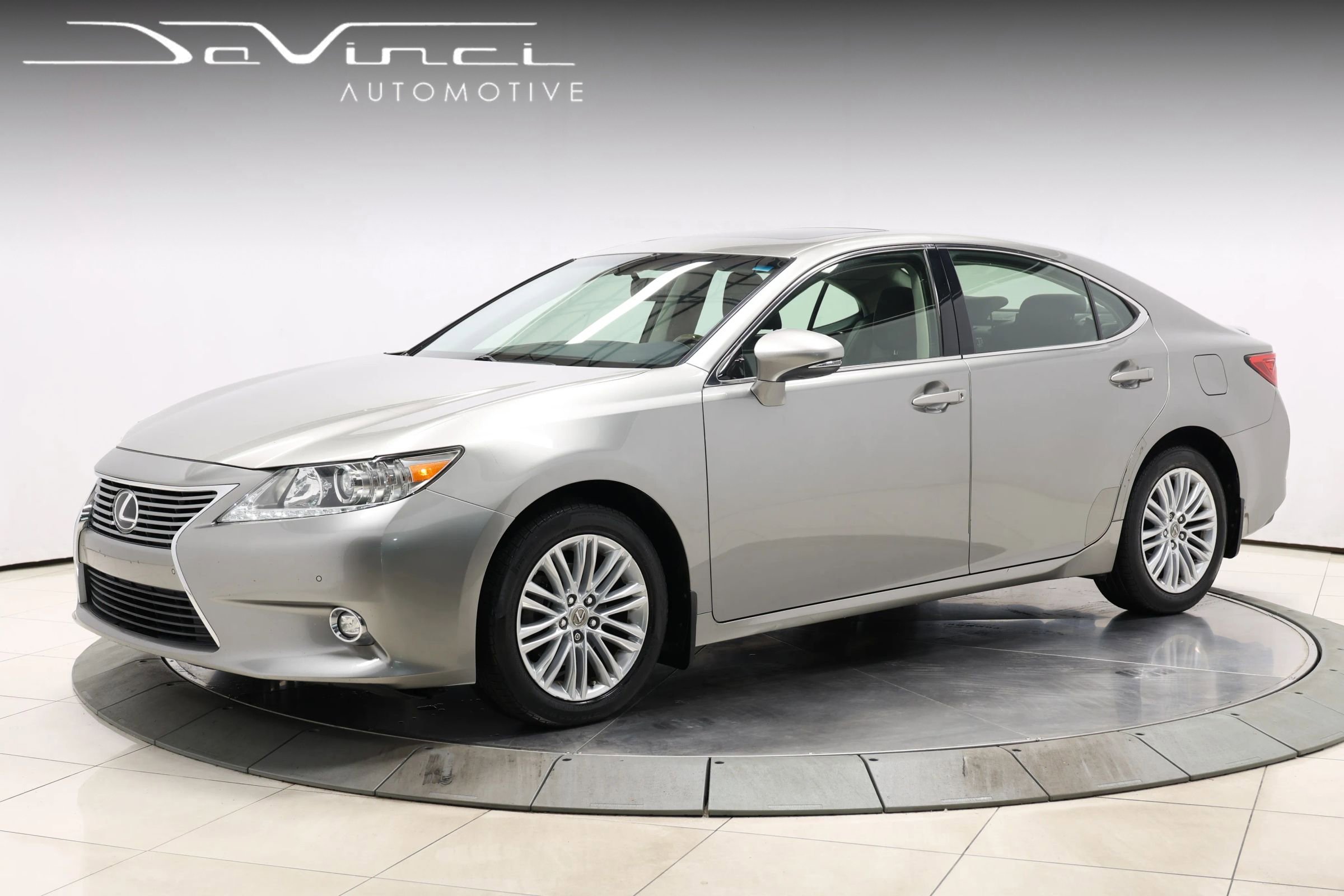 Used 2015 Lexus ES 350 w/ Luxury Package FWD image 1
