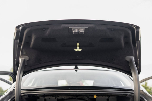 Used 2018 Jaguar XE Premium AWD/4WD image 78