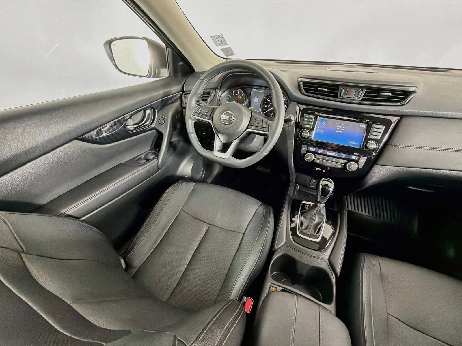 Used 2017 Nissan Rogue Platinum AWD/4WD image 11