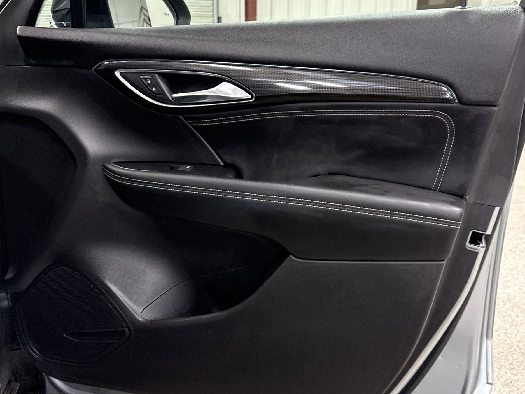 Used 2023 Buick Envision Preferred image 21