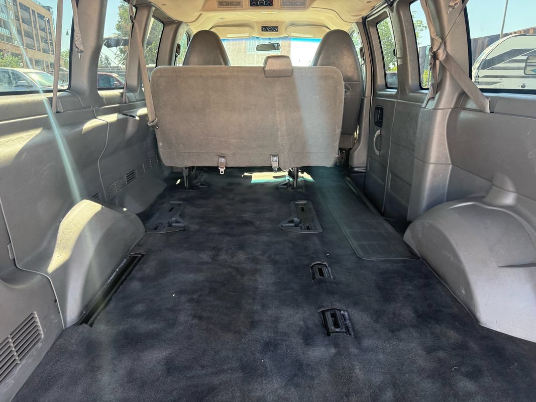 Used 2015 GMC Savana 2500 LT w/ LT Preferred Equipment Group RWD image 20