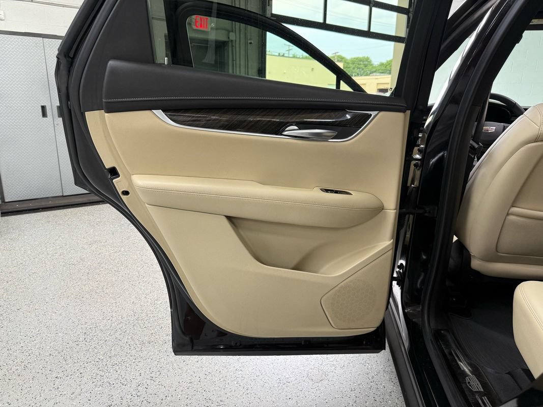 Used 2018 Cadillac XT5 AWD image 12
