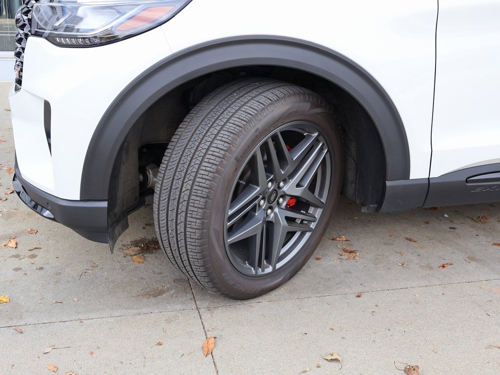 Used 2025 Ford Explorer ST image 42