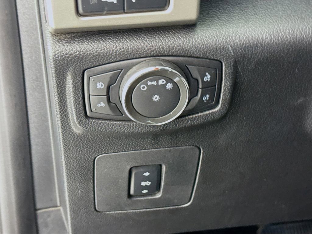 Used 2016 Ford F150 Lariat AWD/4WD image 11