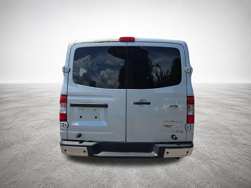Used 2015 Nissan NV 3500 SV RWD image 7