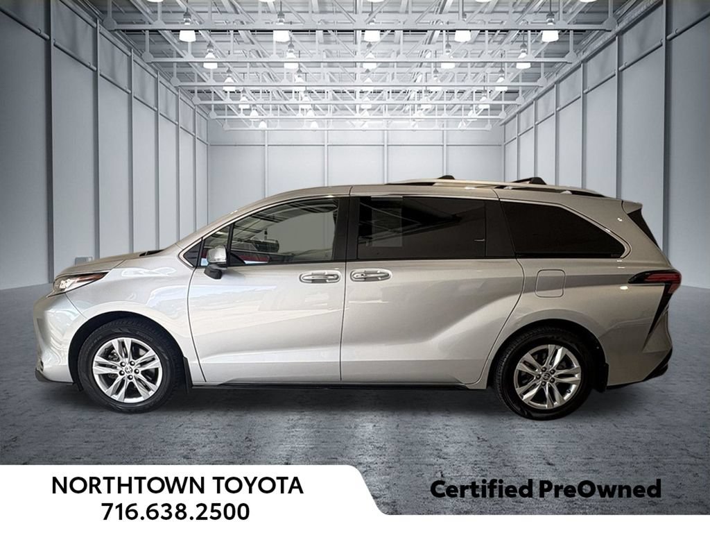 Used 2022 Toyota Sienna Limited AWD/4WD image 3