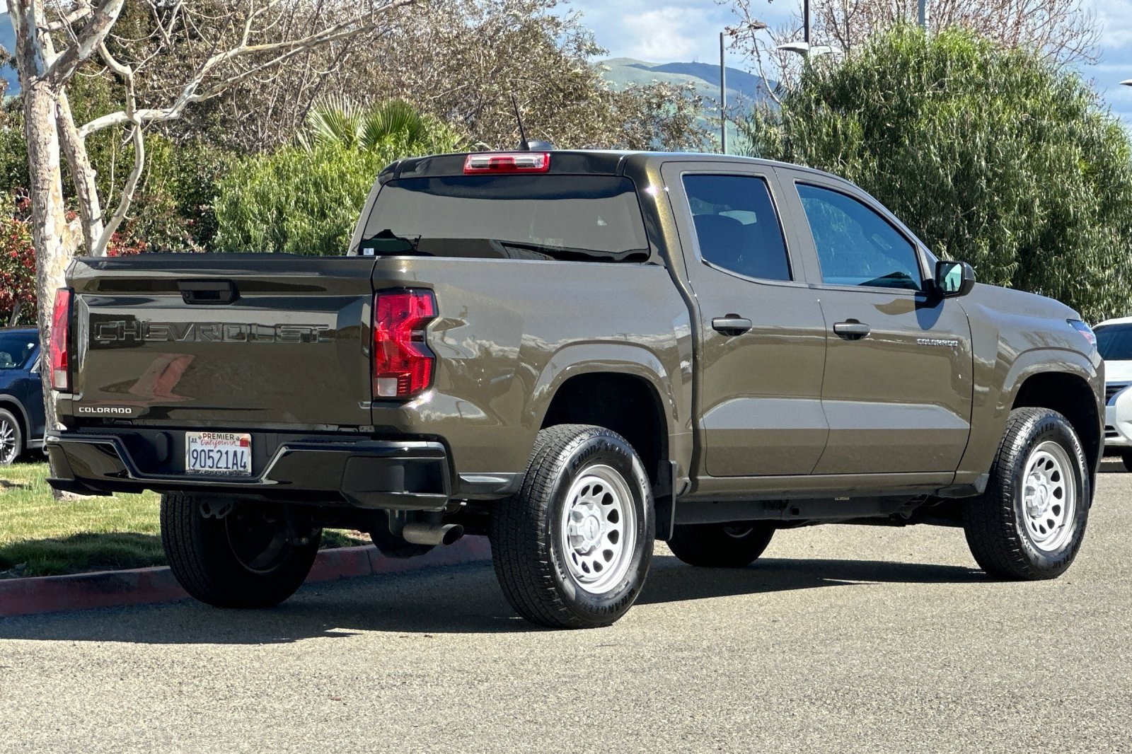 Used 2024 Chevrolet Colorado W/T image 4