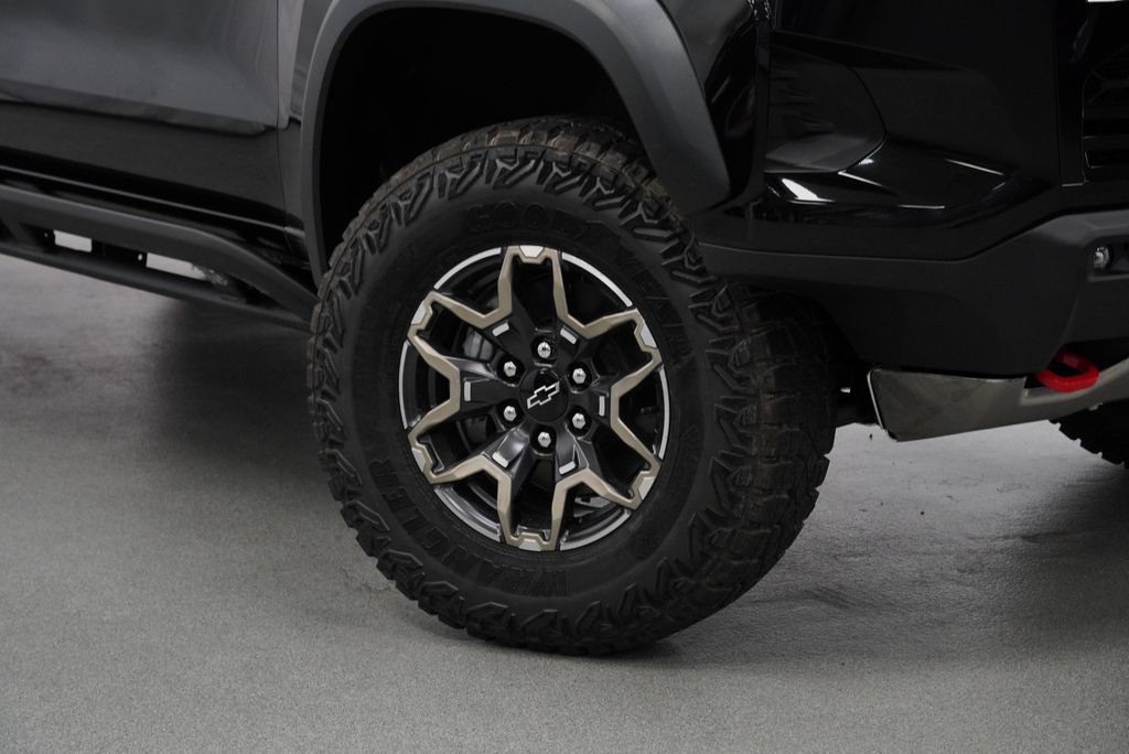 New 2026 Chevrolet Colorado ZR2 w/ Technology Package AWD/4WD image 8