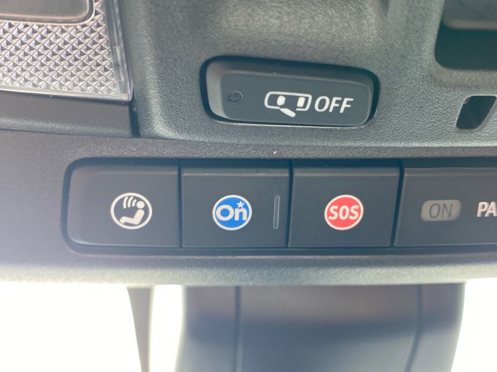 Used 2022 GMC Sierra 2500 AT4 w/ AT4 Premium Plus Package image 16