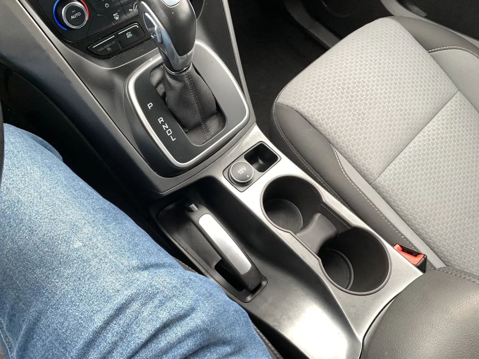 Used 2017 Ford C-MAX SE image 16