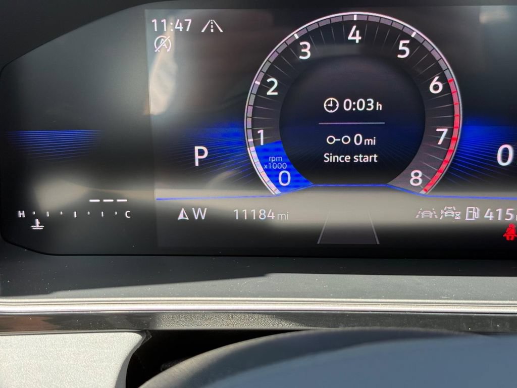 Used 2025 Volkswagen Jetta SE FWD image 18