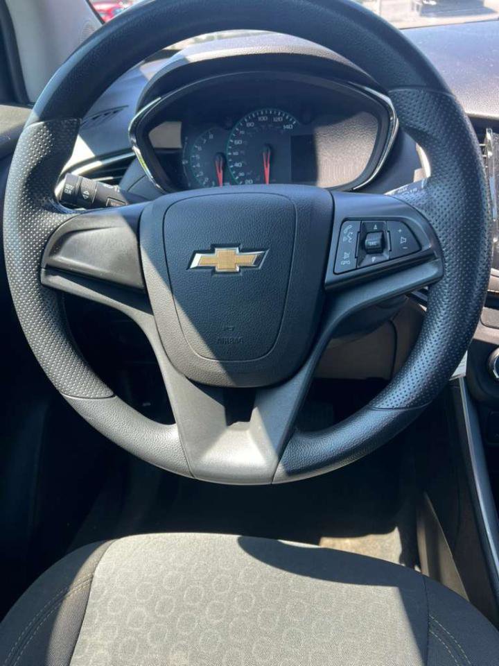 Used 2018 Chevrolet Trax LS FWD image 19