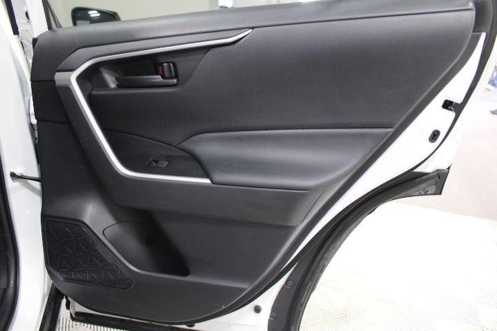 Used 2021 Toyota RAV4 LE image 26