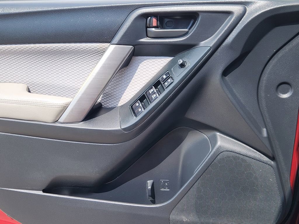 Used 2018 Subaru Forester 2.5i Premium image 17