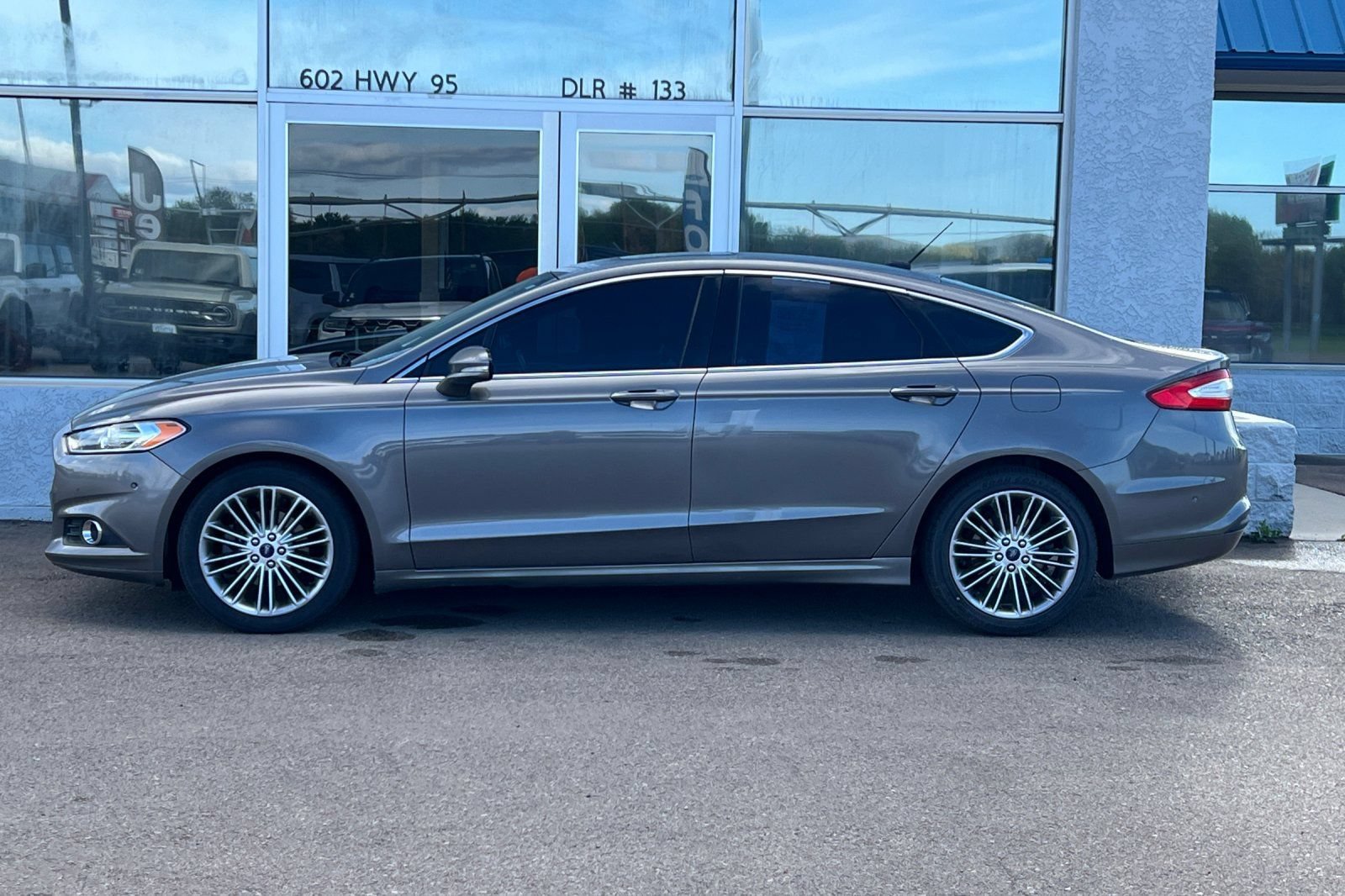 Used 2013 Ford Fusion SE FWD image 8
